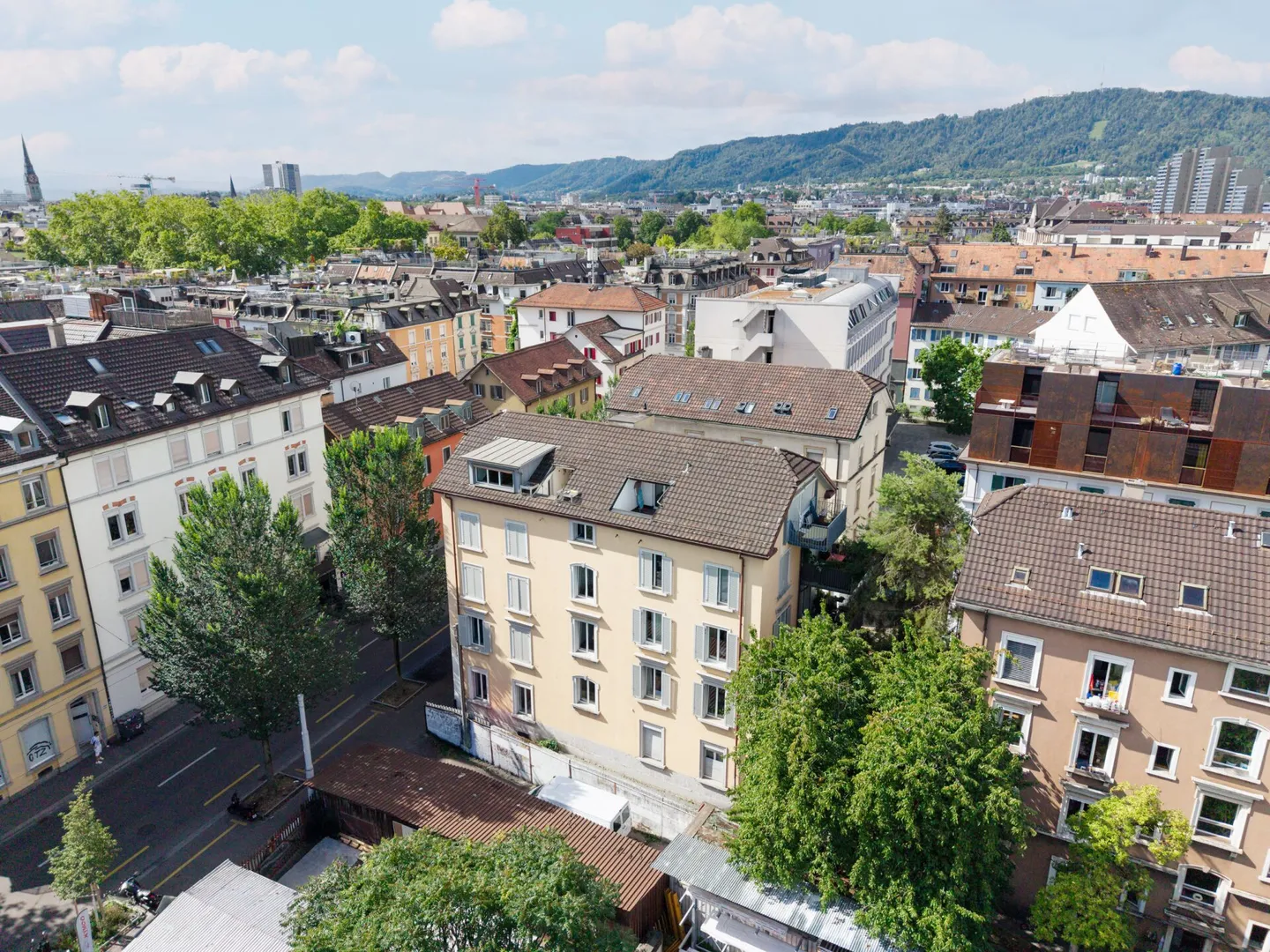 City Apartment in Zurich District 4 - Photo 1 of 12