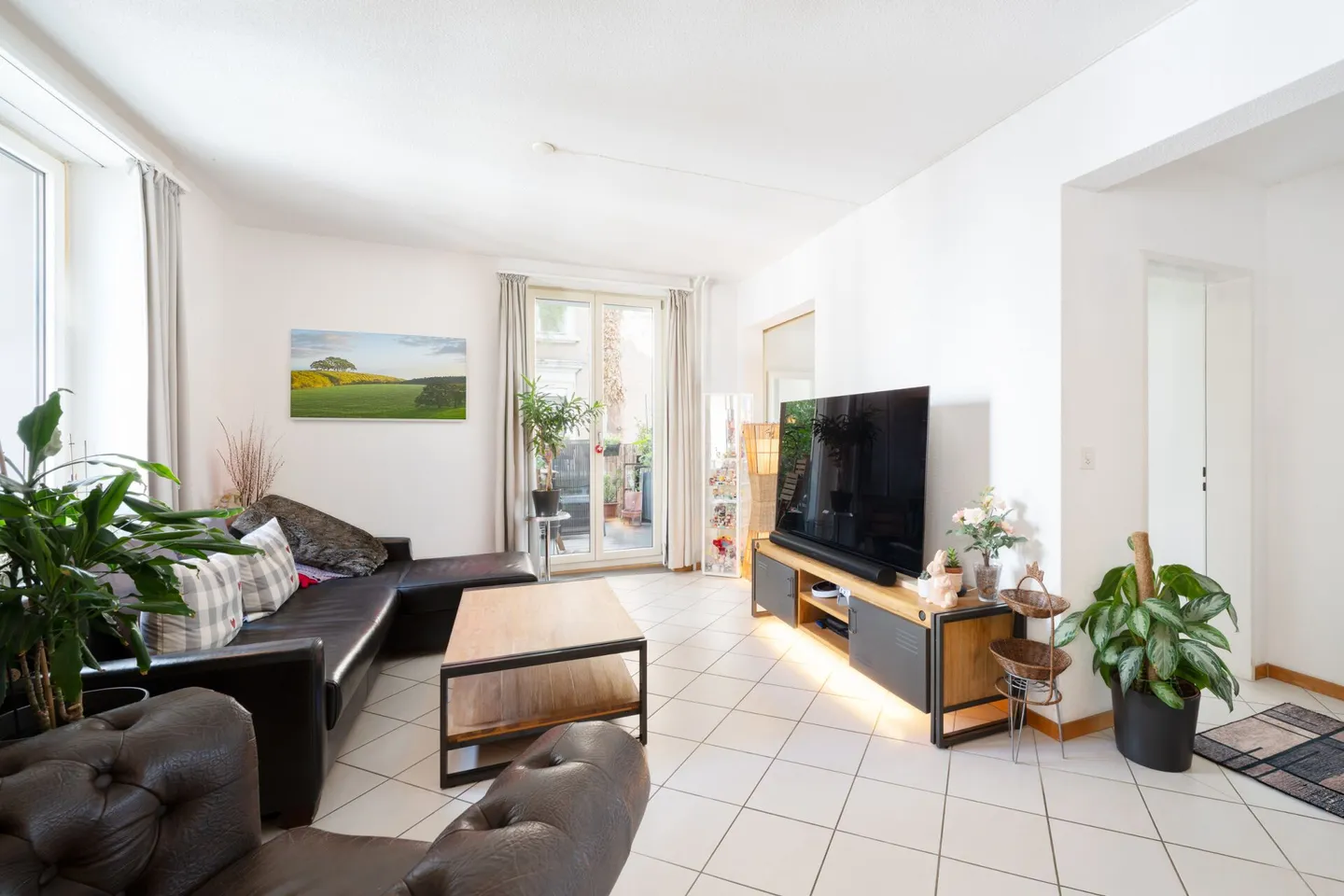 City Apartment in Zurich District 4 - Photo 2 of 12