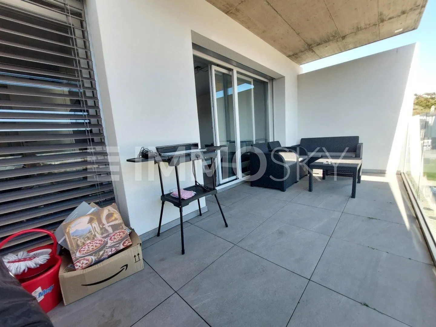 Central, spacieux et ensoleillé - Photo 2 sur 5