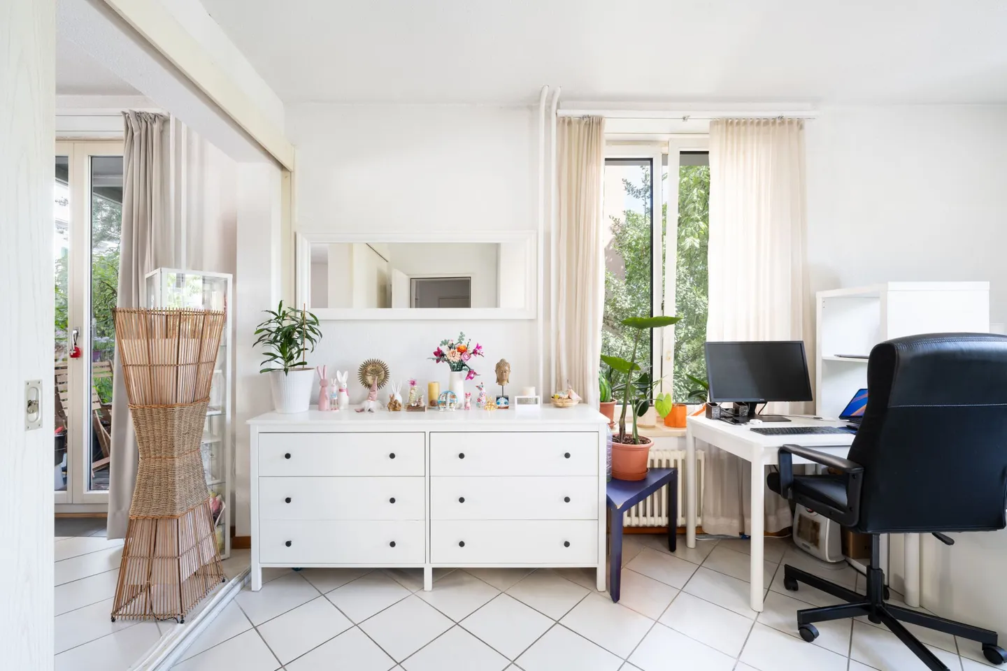 City Apartment in Zurich District 4 - Photo 4 of 12
