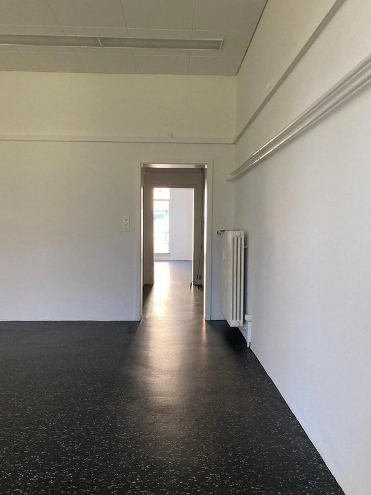 Visibilità garantita - Spazio commerciale in posizione centrale! - Foto 4 di 7