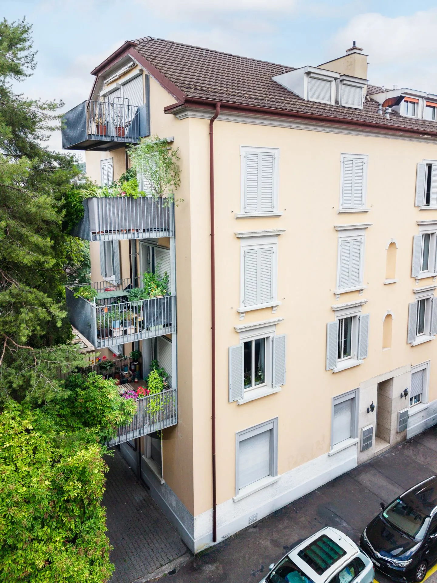 City Apartment in Zurich District 4 - Photo 9 of 12