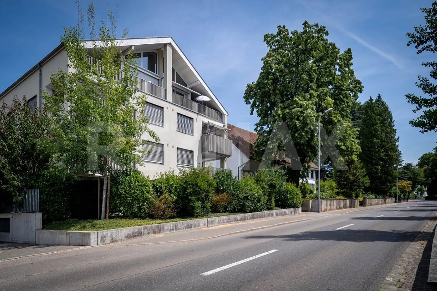 Appartement moderne de 4,5 pièces avec loggia et salle de bain parentale à Fahrwangen - Photo 5 sur 13