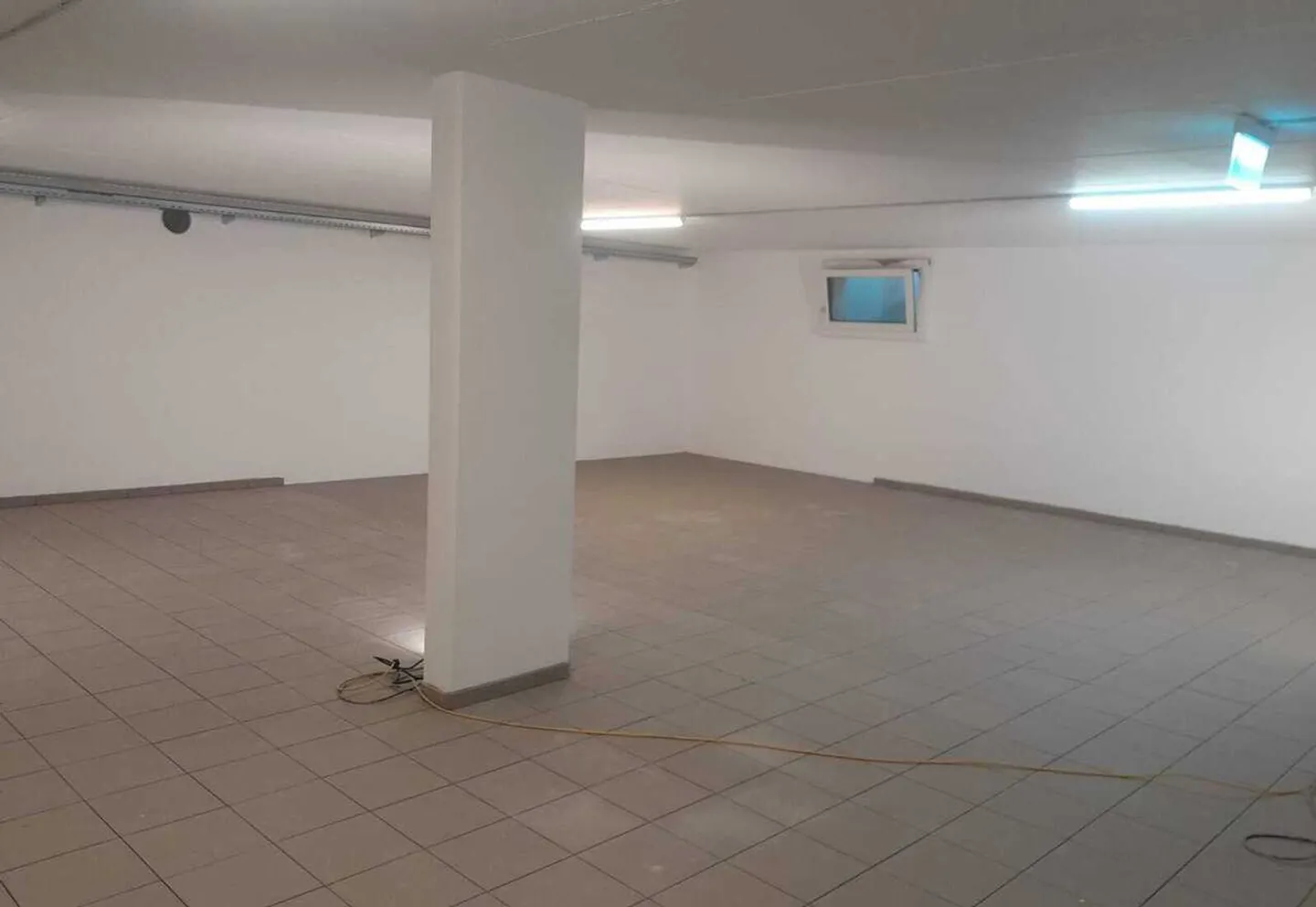Spazio di stoccaggio/tempo libero (100m2 o 49m2) - con appartamento 3.5 locali - Foto 2 di 23