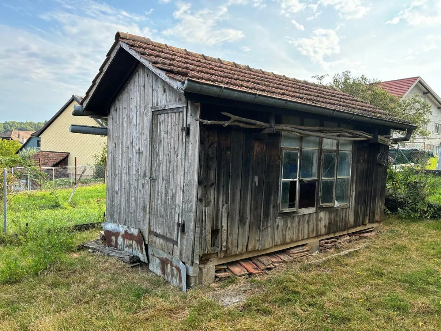 Maison à rénover charmante - Photo 2 sur 11