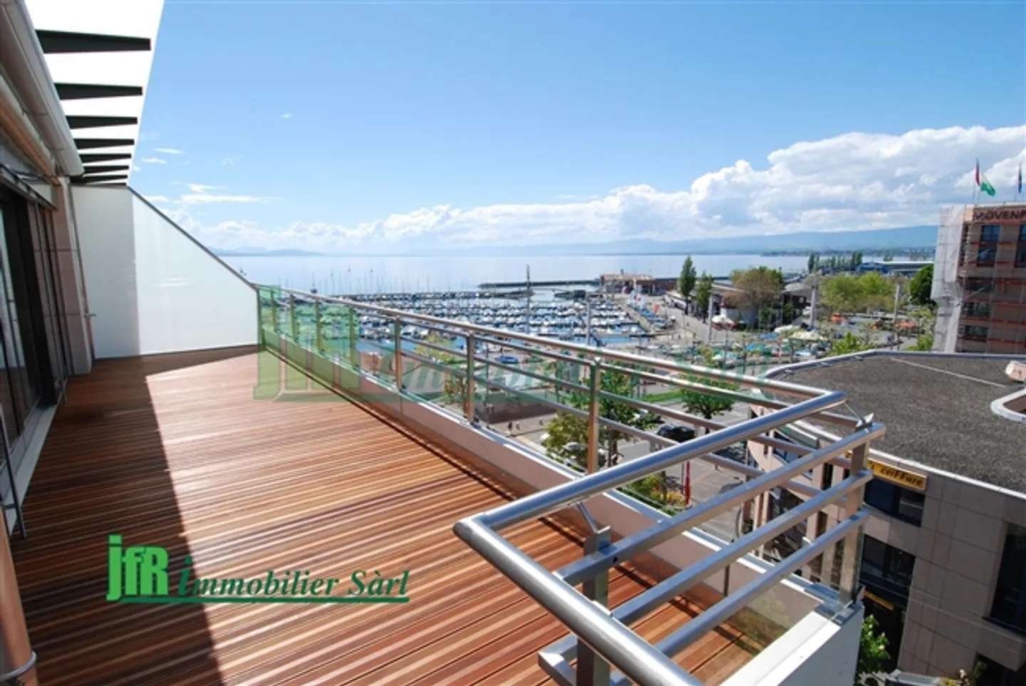 Magnificent and luxurious 2.5-room apartment in OUCHY, with a magnificent view - Photo 1 of 7