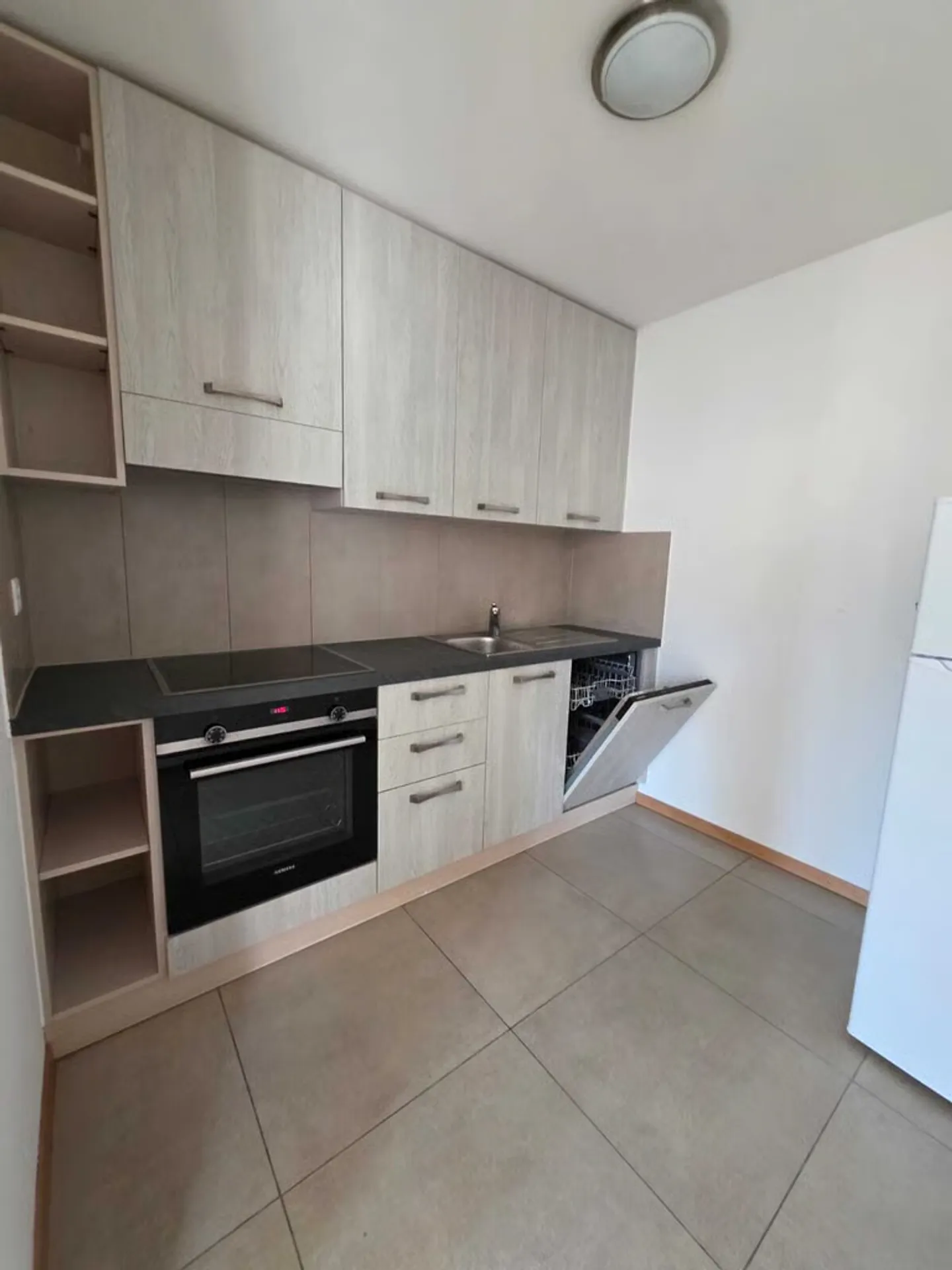 Appartamento moderno di 2,5 stanze al 1° piano - Foto 4 di 8