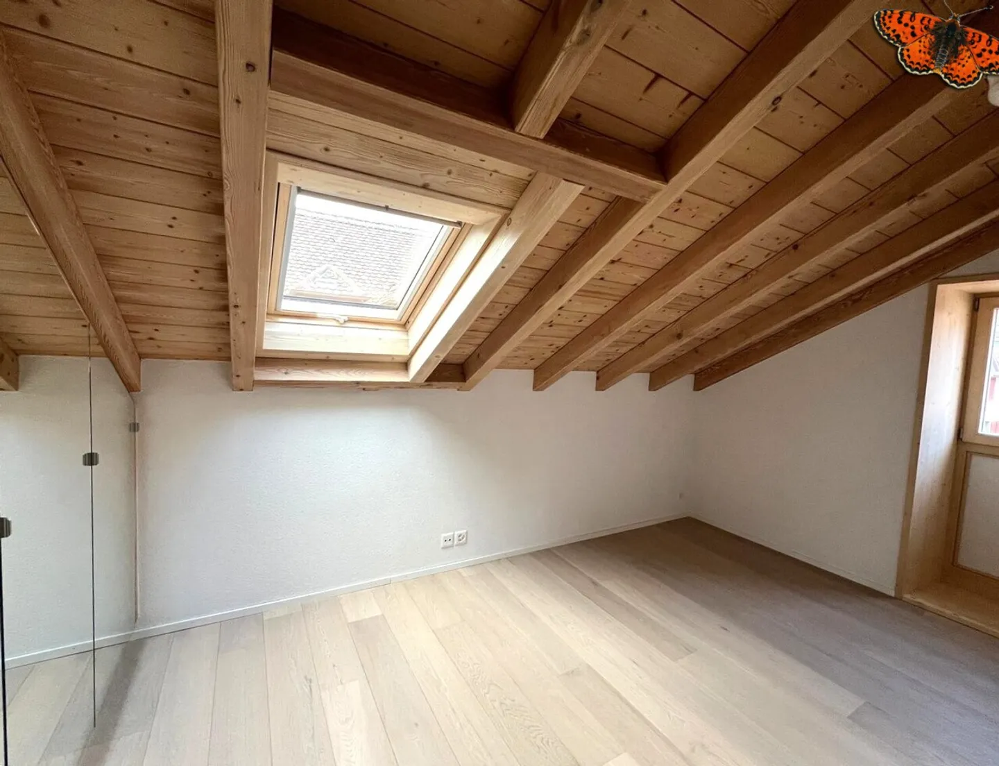 2 ROOMS - Penthouse - Photo 4 of 5