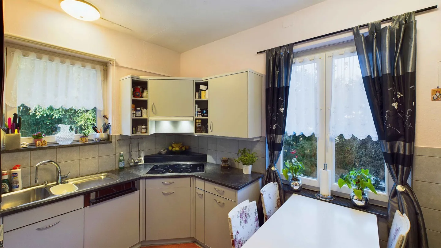 Elegant home in a privileged location in Breite - Photo 17 of 30