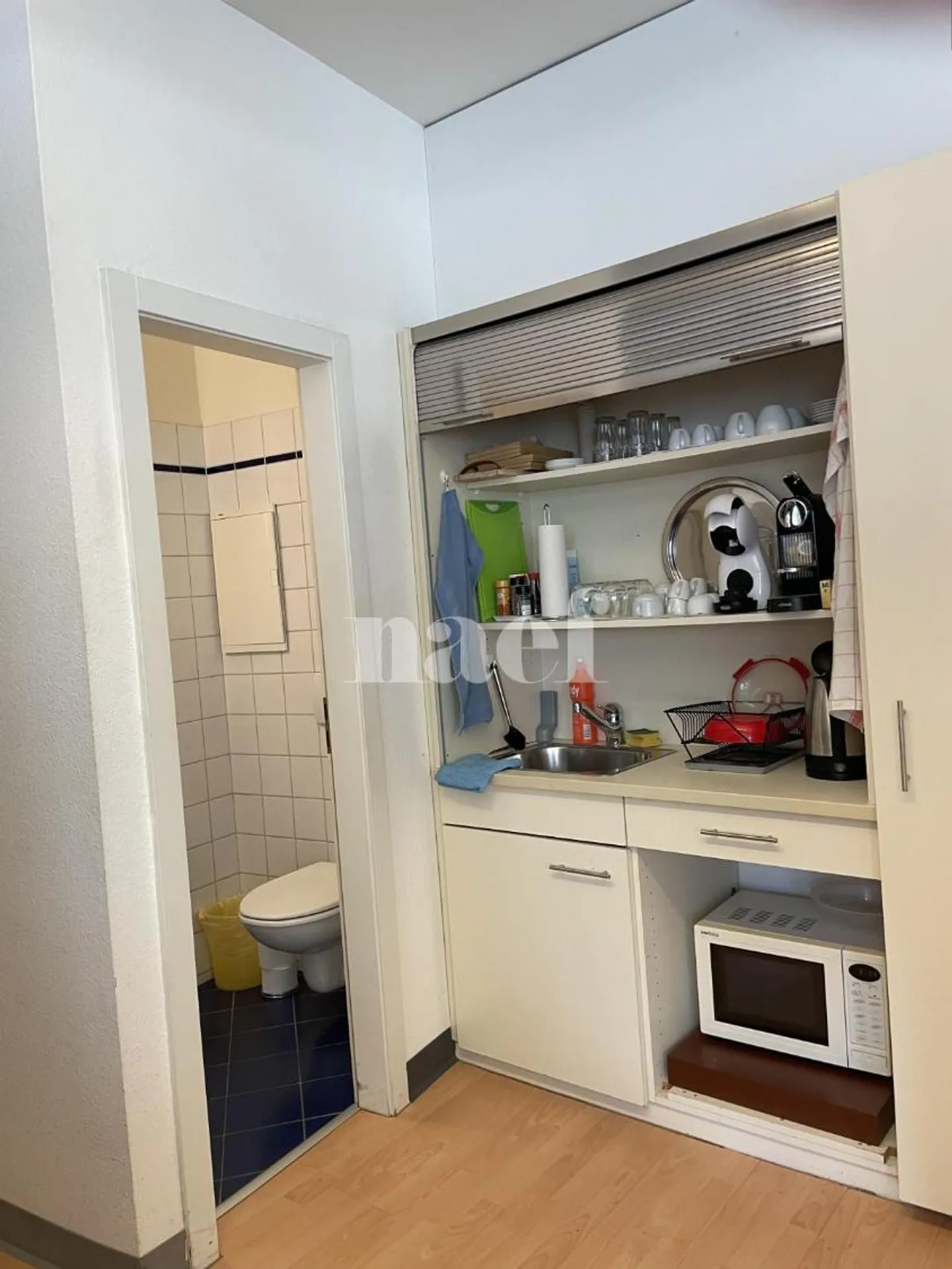 Versatile Local with Large Corner Showcase in Neuchâtel - Photo 8 of 9