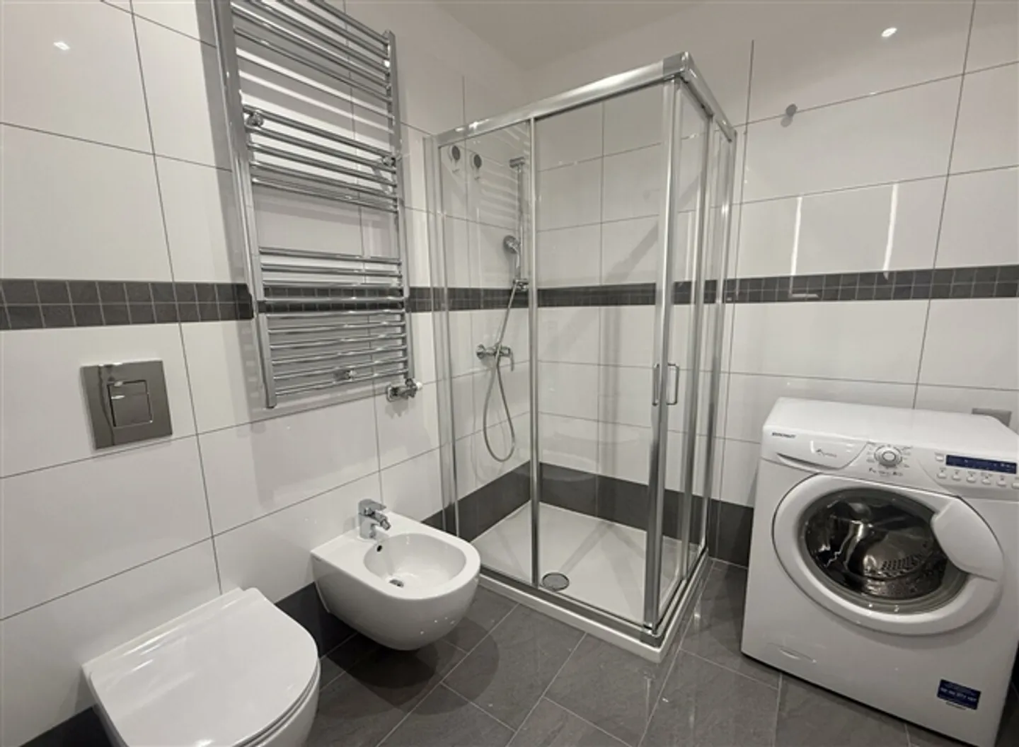 FINO A 3 MESI GRATUITI 2,5 Camere a Capolago vicino alla stazione - Foto 6 di 8