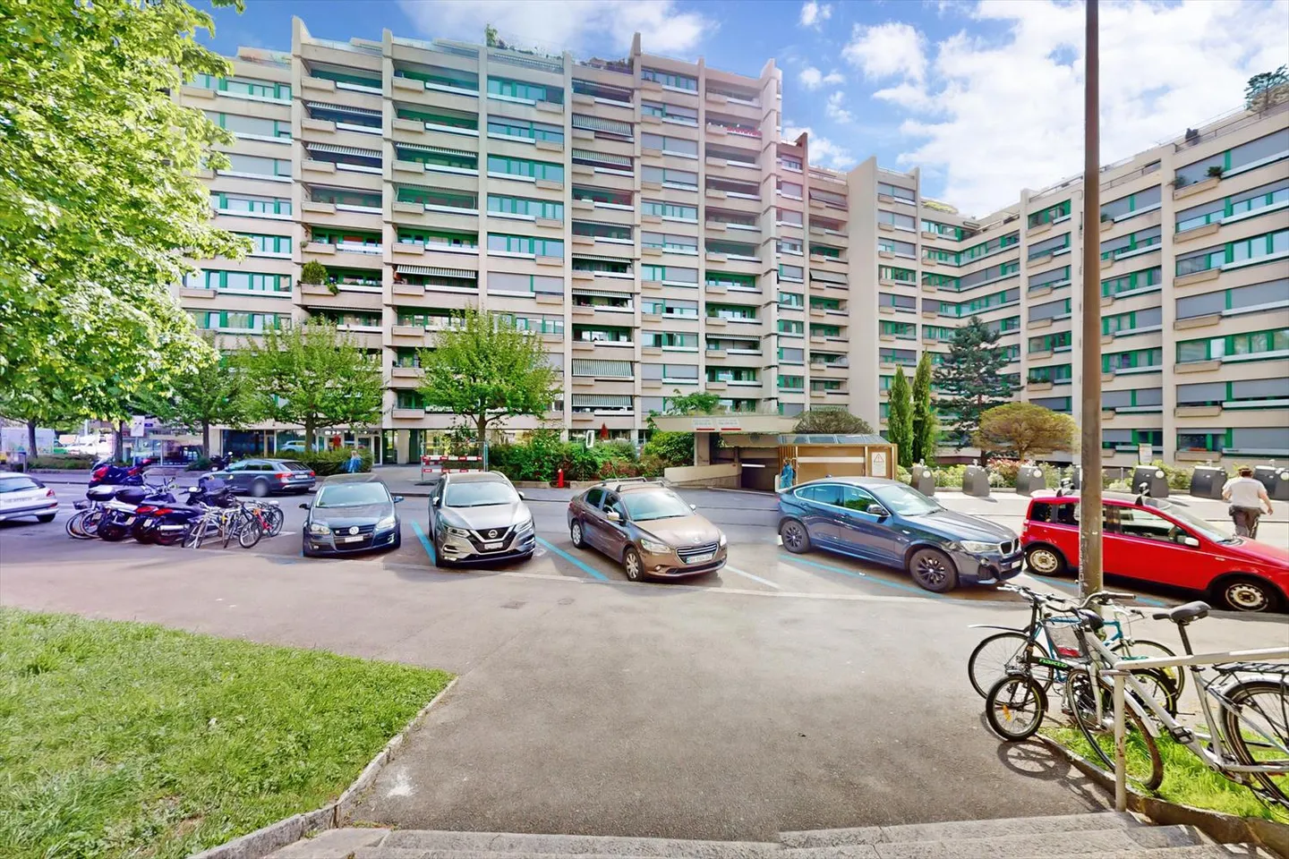 «Rue de Lyon 59 vicino a Cornavin, Bus e Tram - Garage/box 2 mesi gratuiti» - Foto 1 di 2