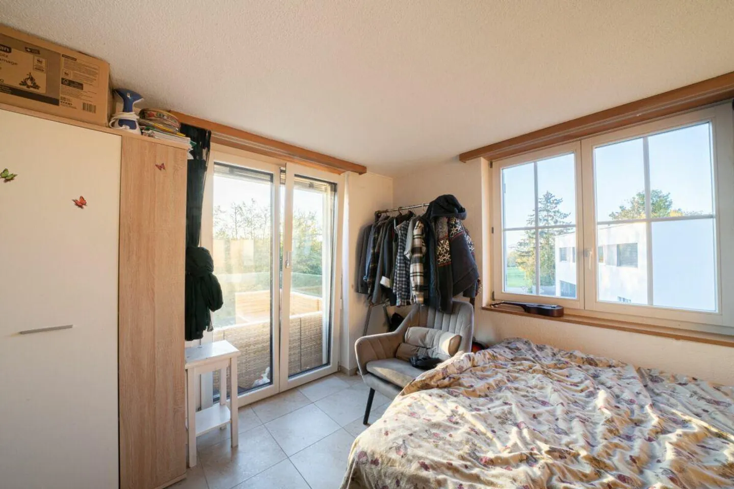 1- und 2-Familienhaus auf 1384 m2 Land am Fusse des Frickberg - Foto 7 von 11