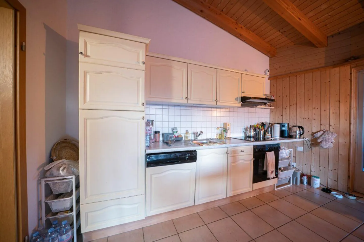 1- und 2-Familienhaus auf 1384 m2 Land am Fusse des Frickberg - Foto 8 von 11