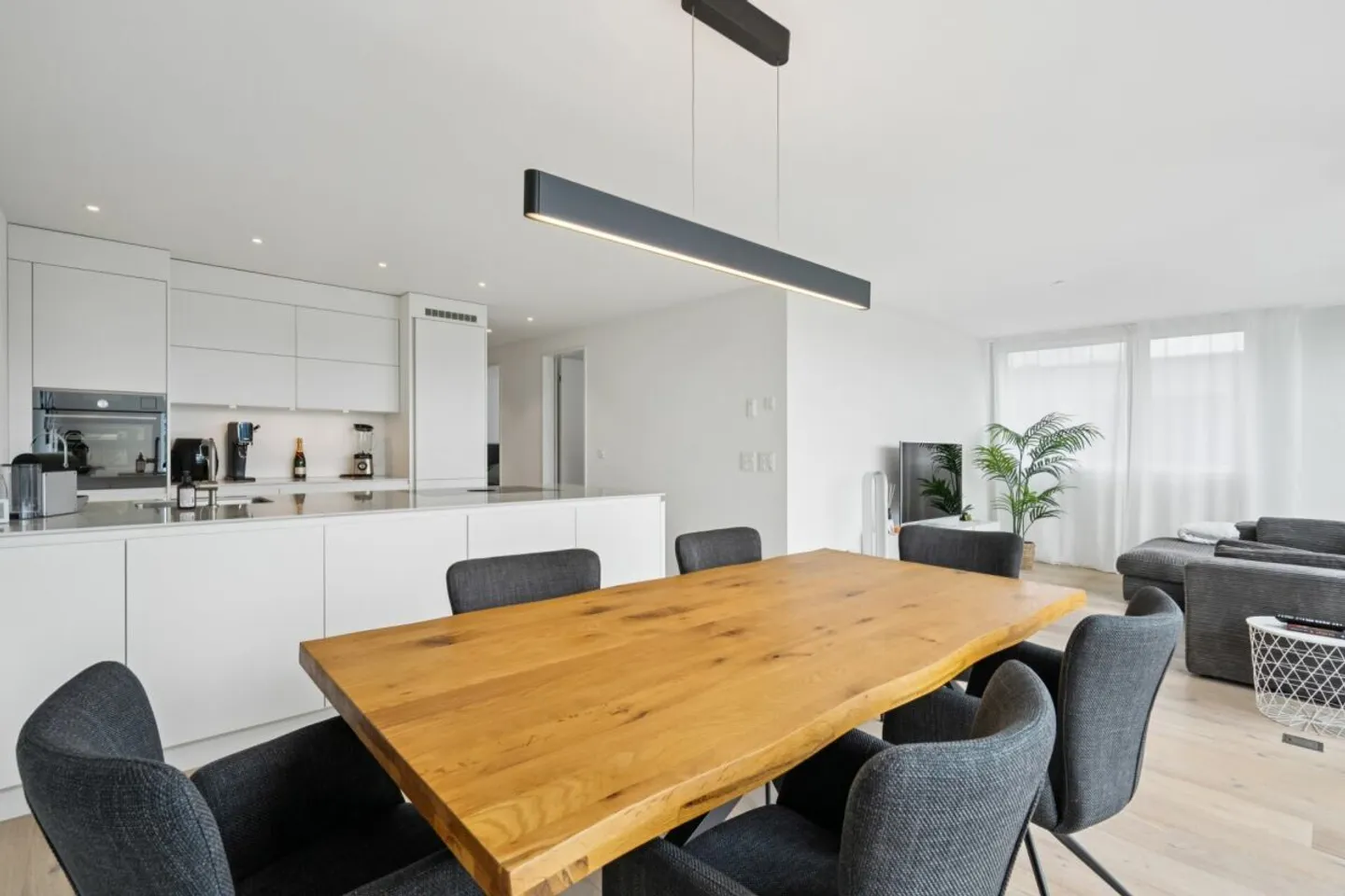 Attique de 3.5 pièces avec vue imprenable sur les montagnes et la campagne - Photo 3 sur 8