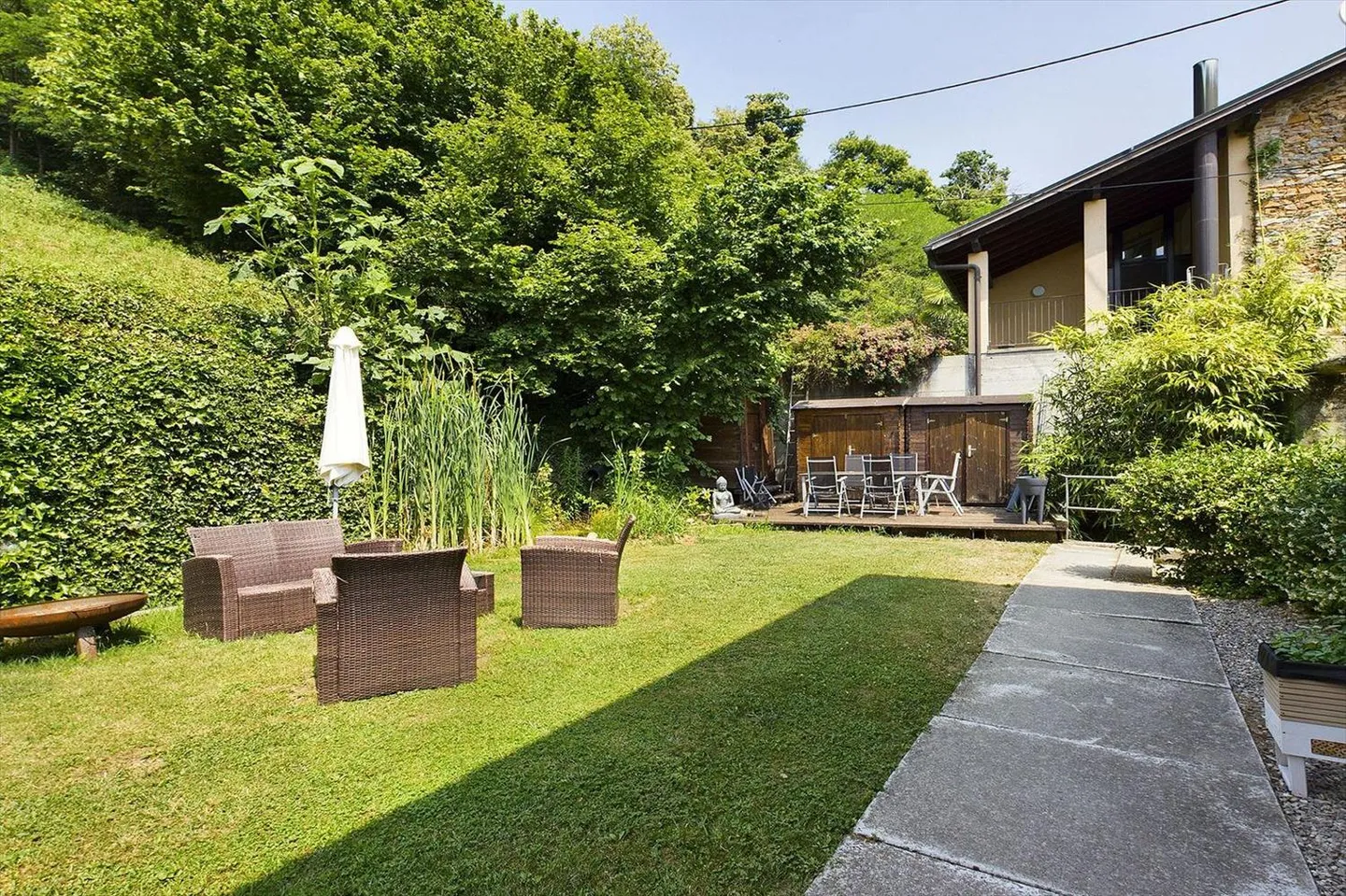 Komfort und Modernität: grosszügige 3½-Zimmer- Duplexwohnung zur Miete in Montagnola - Foto 3 von 13