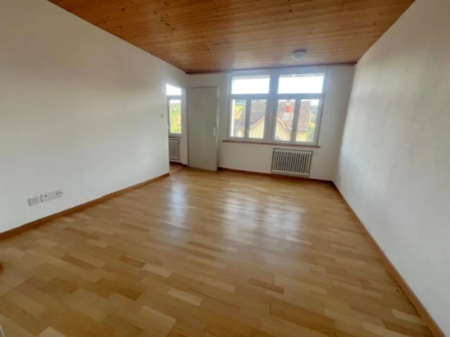 Quiet living with balcony and Swedish stove - Photo 8 of 13