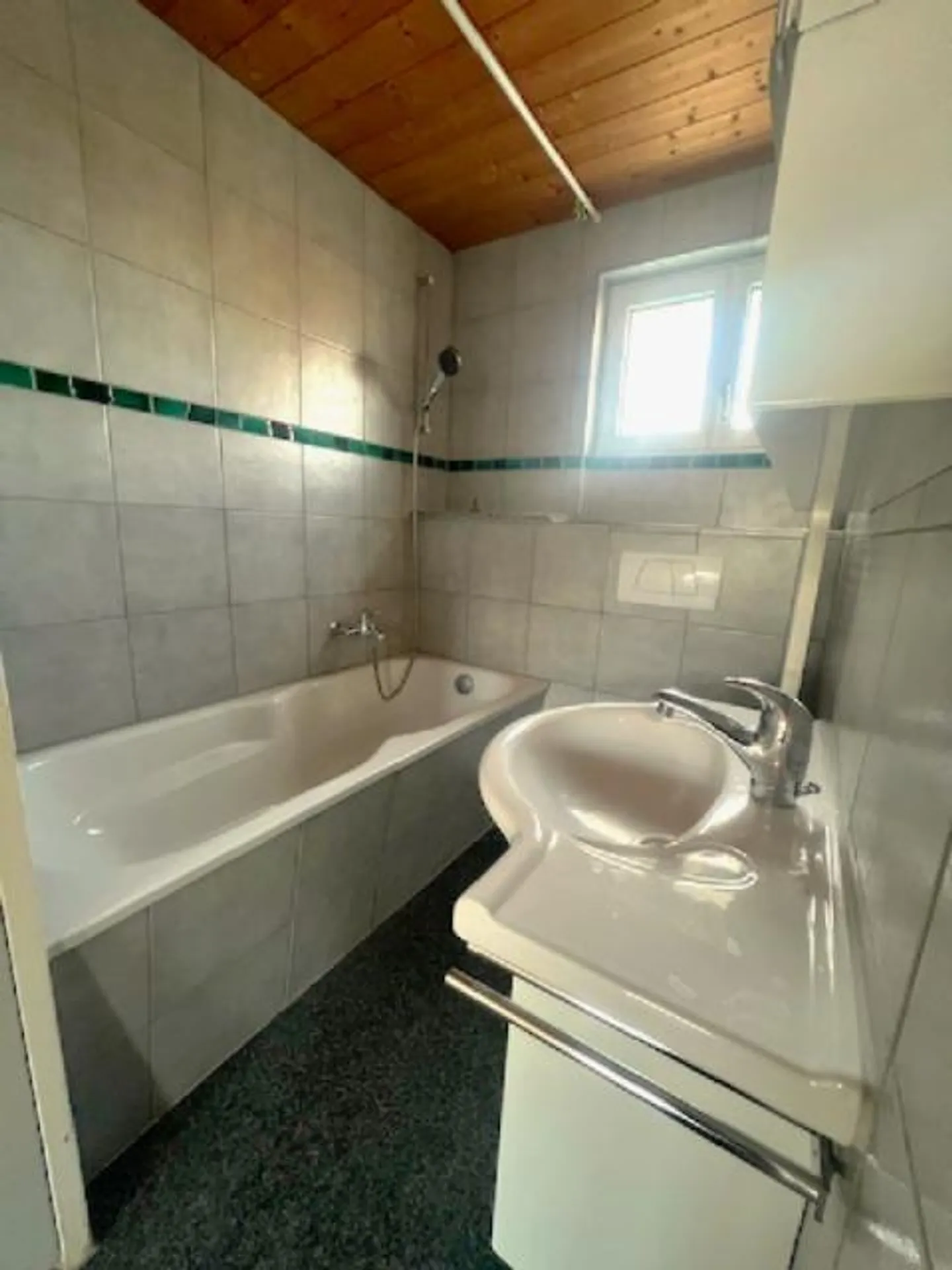 Quiet living with balcony and Swedish stove - Photo 11 of 13