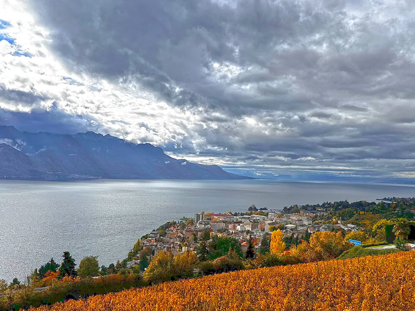 Villa - Photo 1 of 4