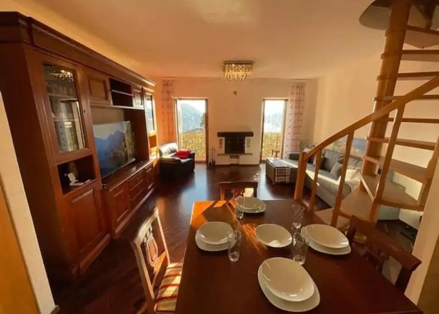APPARTAMENTO 3.5 DUPLEX CON MERAVIGLIOSA VISTA LAGO - Foto 4 di 13