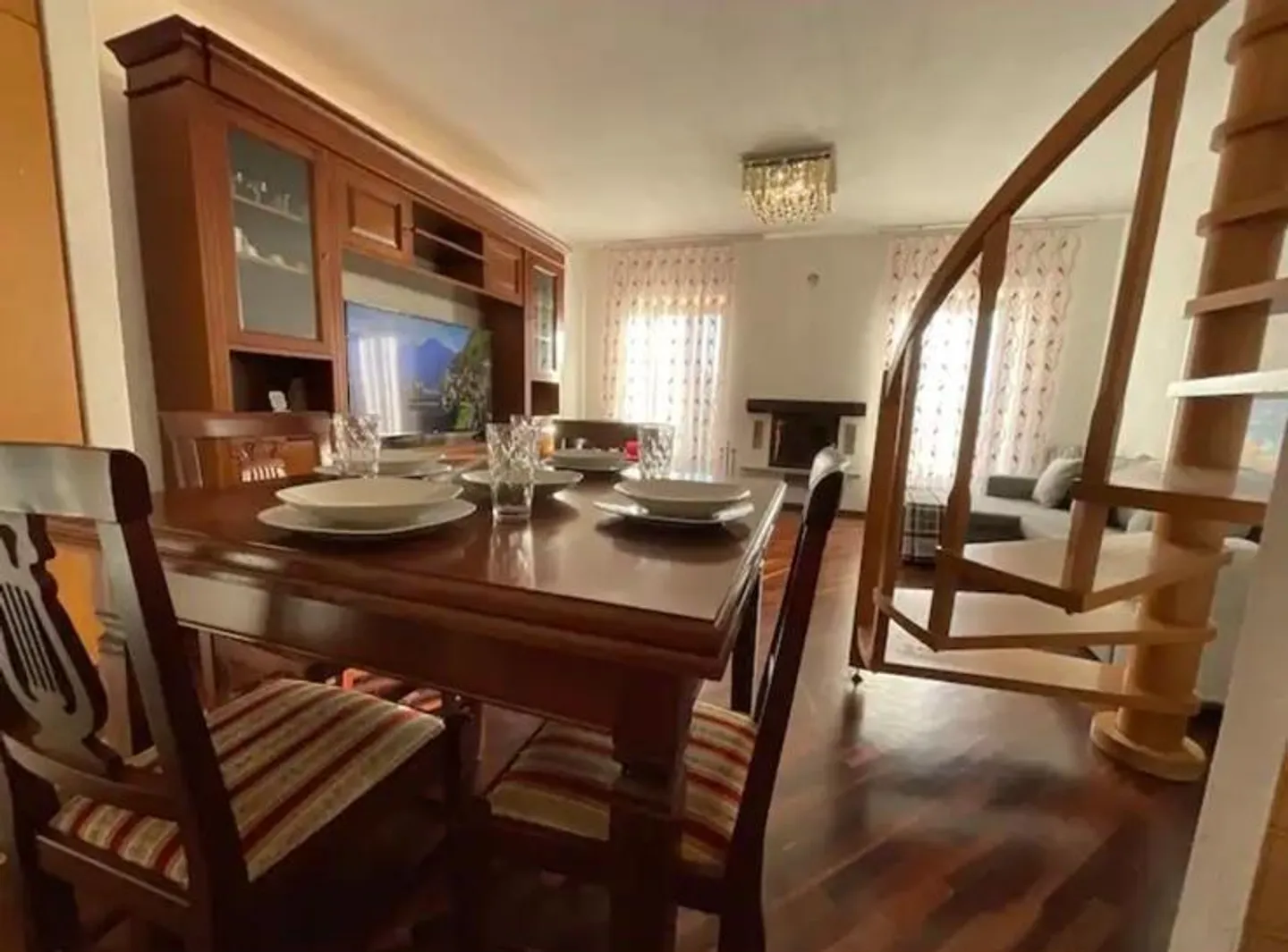 APPARTAMENTO 3.5 DUPLEX CON MERAVIGLIOSA VISTA LAGO - Foto 5 di 13