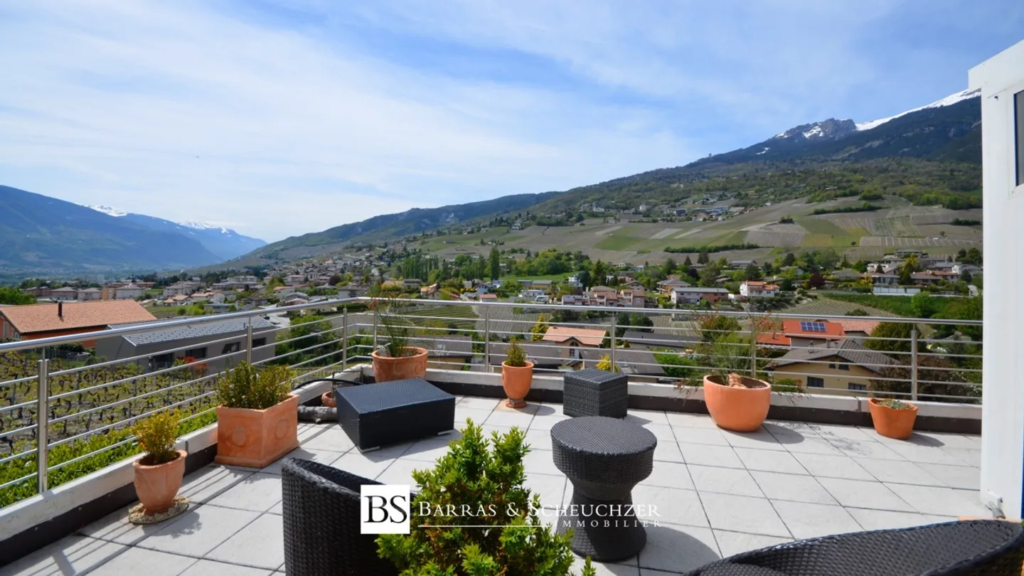 Wunderschöne moderne Villa mit 6 Zimmern und Wellnessbereich - Foto 2 von 15