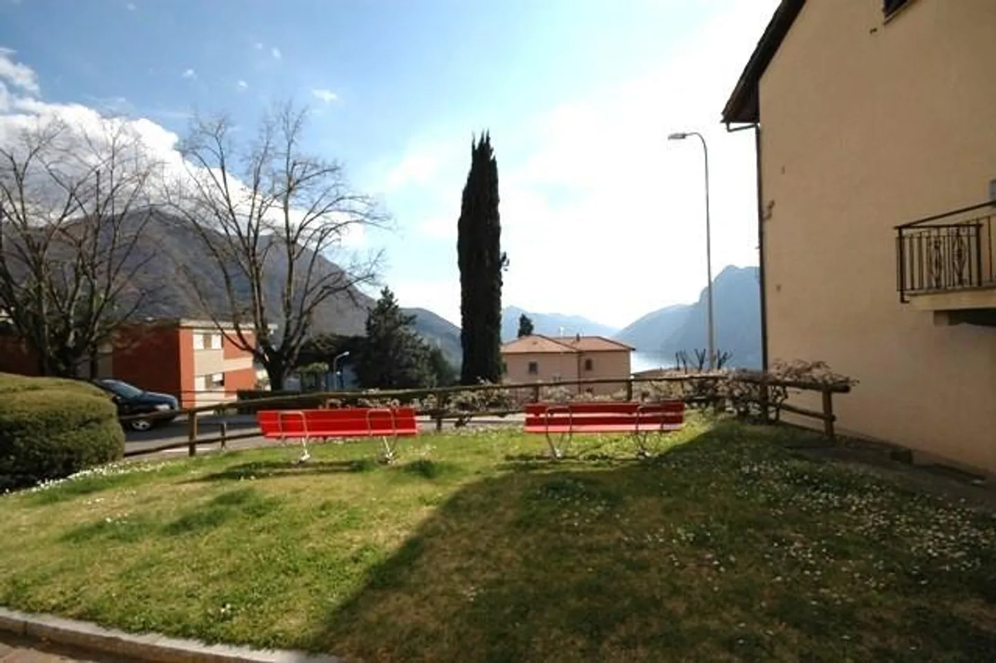 APPARTAMENTO 3.5 DUPLEX CON MERAVIGLIOSA VISTA LAGO - Foto 12 di 13