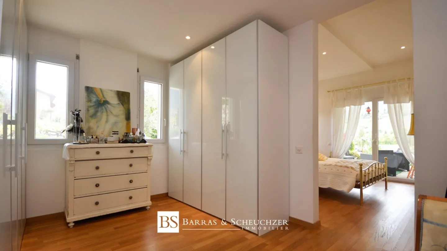 Wunderschöne moderne Villa mit 6 Zimmern und Wellnessbereich - Foto 10 von 15