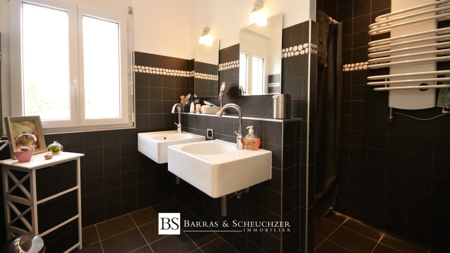 Wunderschöne moderne Villa mit 6 Zimmern und Wellnessbereich - Foto 13 von 15
