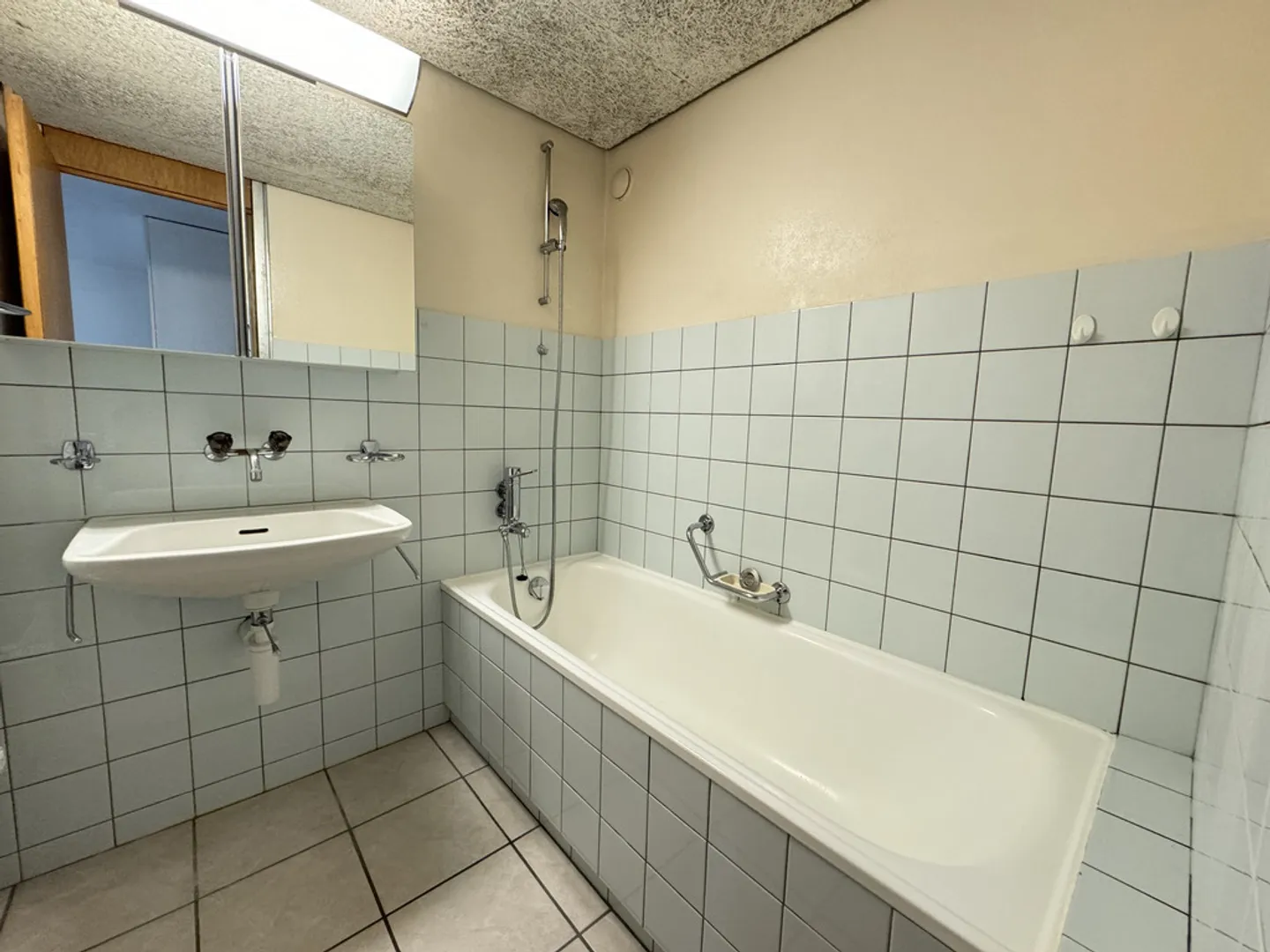 Spacieux avec une vue imprenable - 3 mois de loyers nets offerts - Photo 11 sur 12