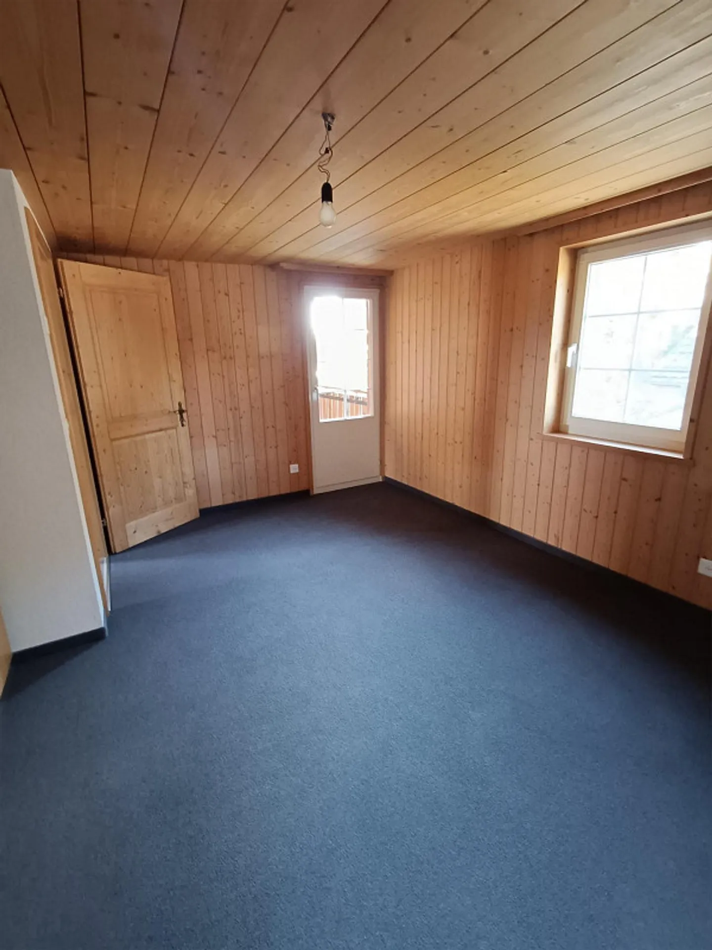 Charming apartment in a quiet location - Photo 7 of 12