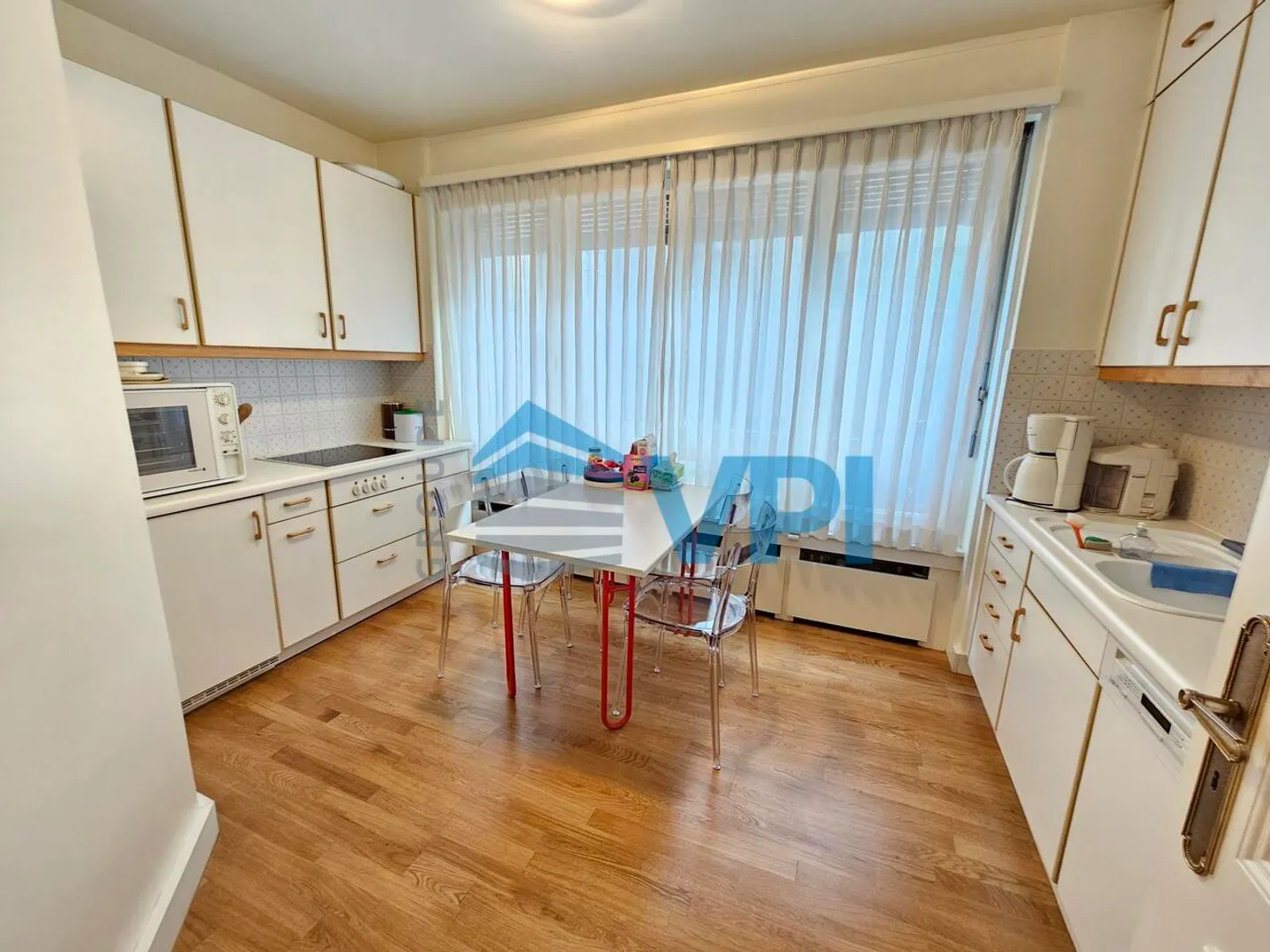 Spacieux Appartement de 6 Pièces au coeur des Eaux-Vives - Photo 6 sur 10