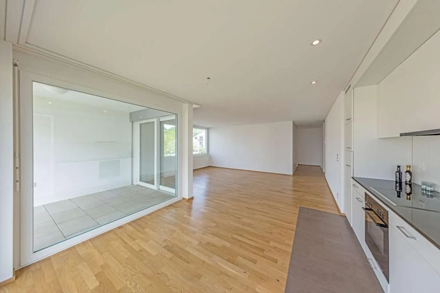 Modern Garden Apartment in a Well-Kept Environment - Photo 2 of 6