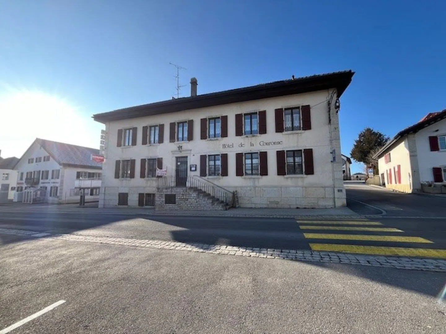 Restaurant / Hotel "La Couronne" in Les Bois JU - Photo 3 of 15