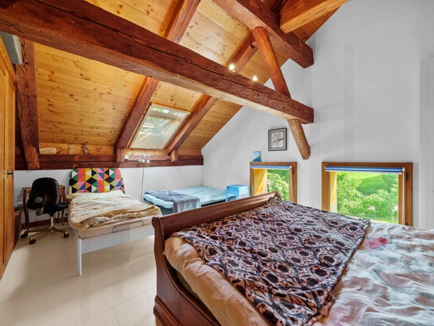 Somptueux appartement triplex de 8.5 pièces dans une ferme rénovée classée, au c - Photo 16 sur 25