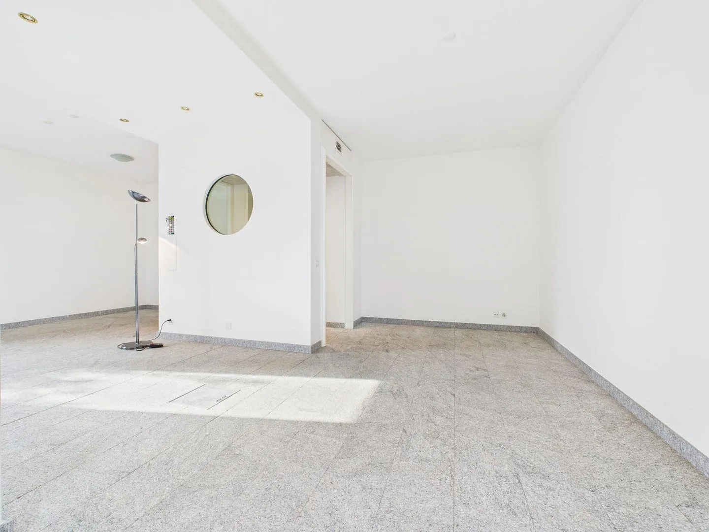 Ottima opportunità: ufficio 2,5 locali con spazi funzionali ad Agra - Collina d'Oro | Gute Gelegenheit: 2,5-Zimmer-Büro mit funktionalen Räumen in Agra - Collina d'Oro - Foto 4 di 13