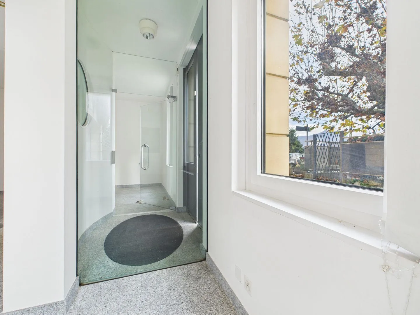 Ottima opportunità: ufficio 2,5 locali con spazi funzionali ad Agra - Collina d'Oro | Gute Gelegenheit: 2,5-Zimmer-Büro mit funktionalen Räumen in Agra - Collina d'Oro - Foto 6 di 13