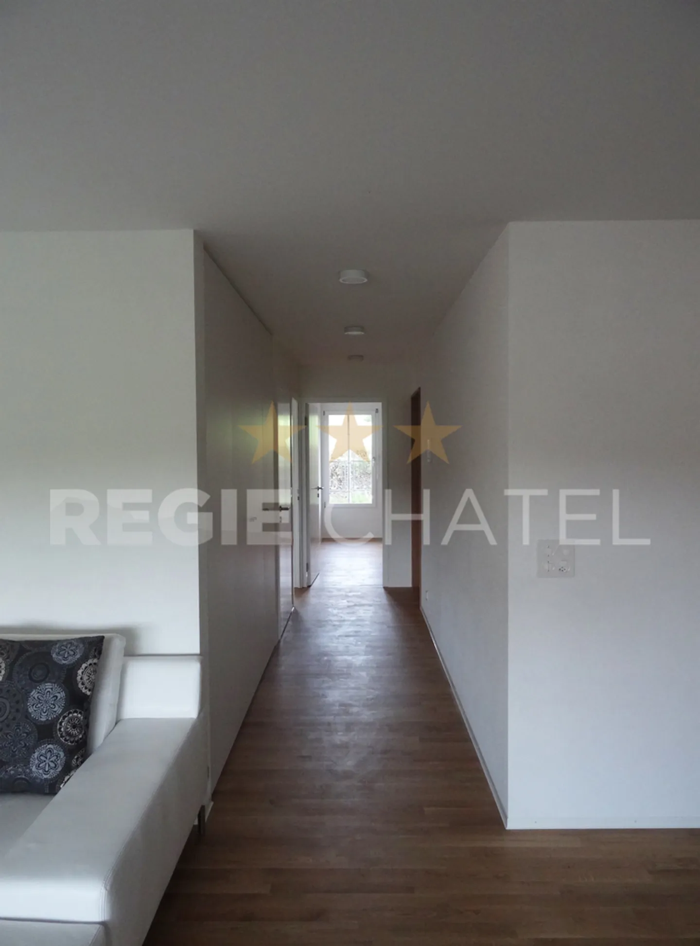 Appartamento di 3,5 locali al piano superiore - Foto 3 di 6