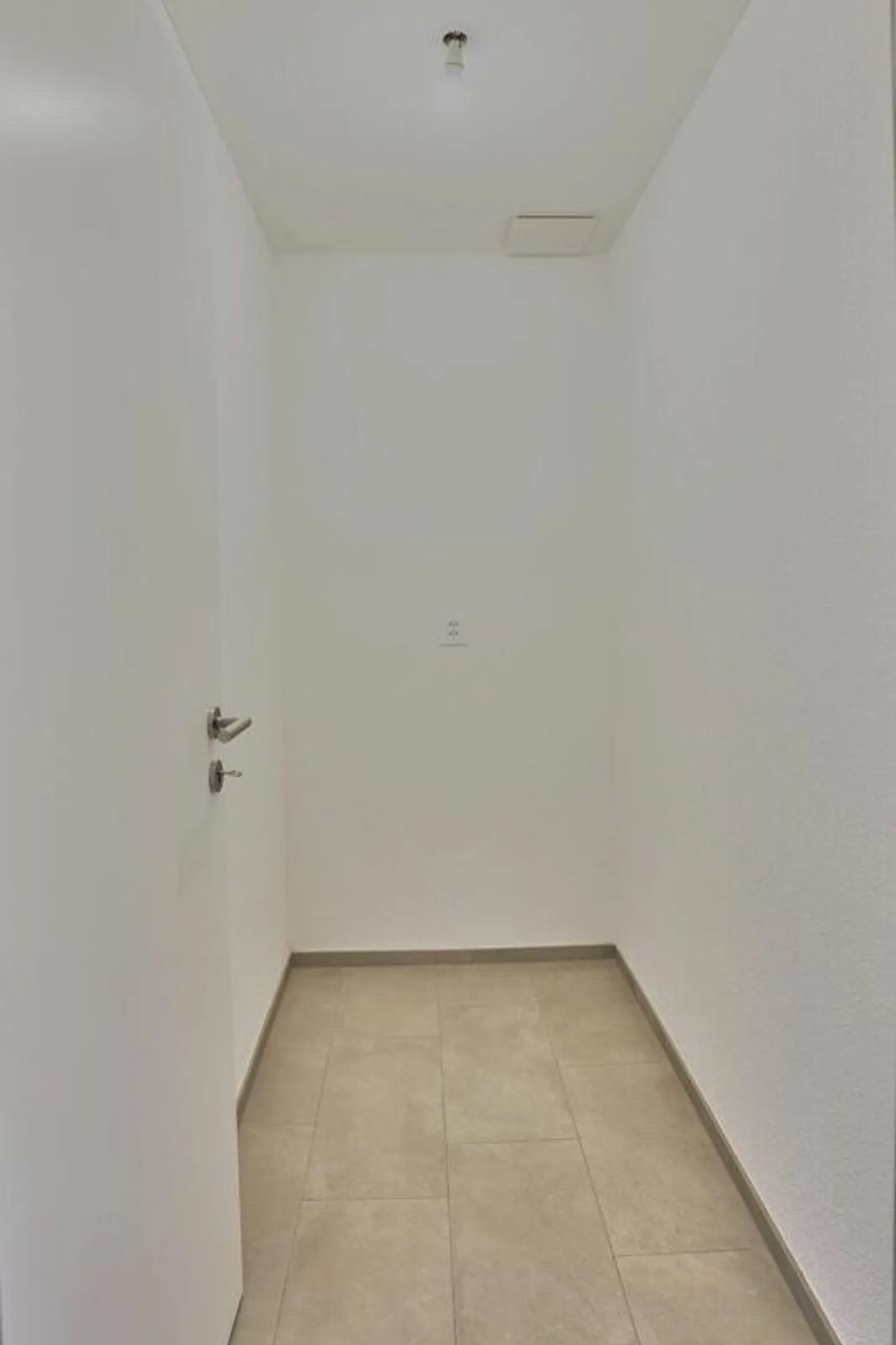 Moderno appartamento di 2,5 stanze con balcone - Foto 7 di 9