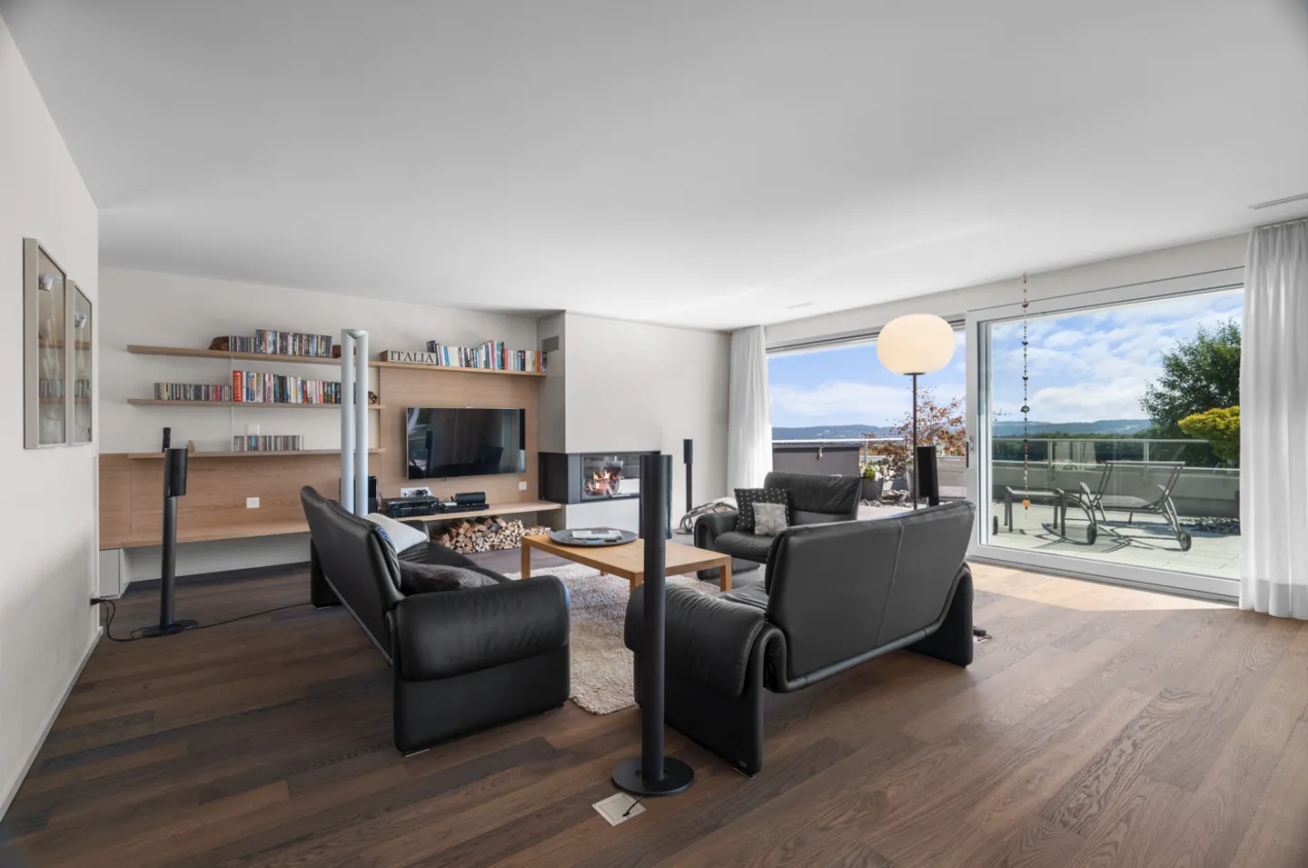 Appartamento elegante, grande e di alta qualità con 5.5 stanze in una posizione tranquilla - Foto 4 di 13