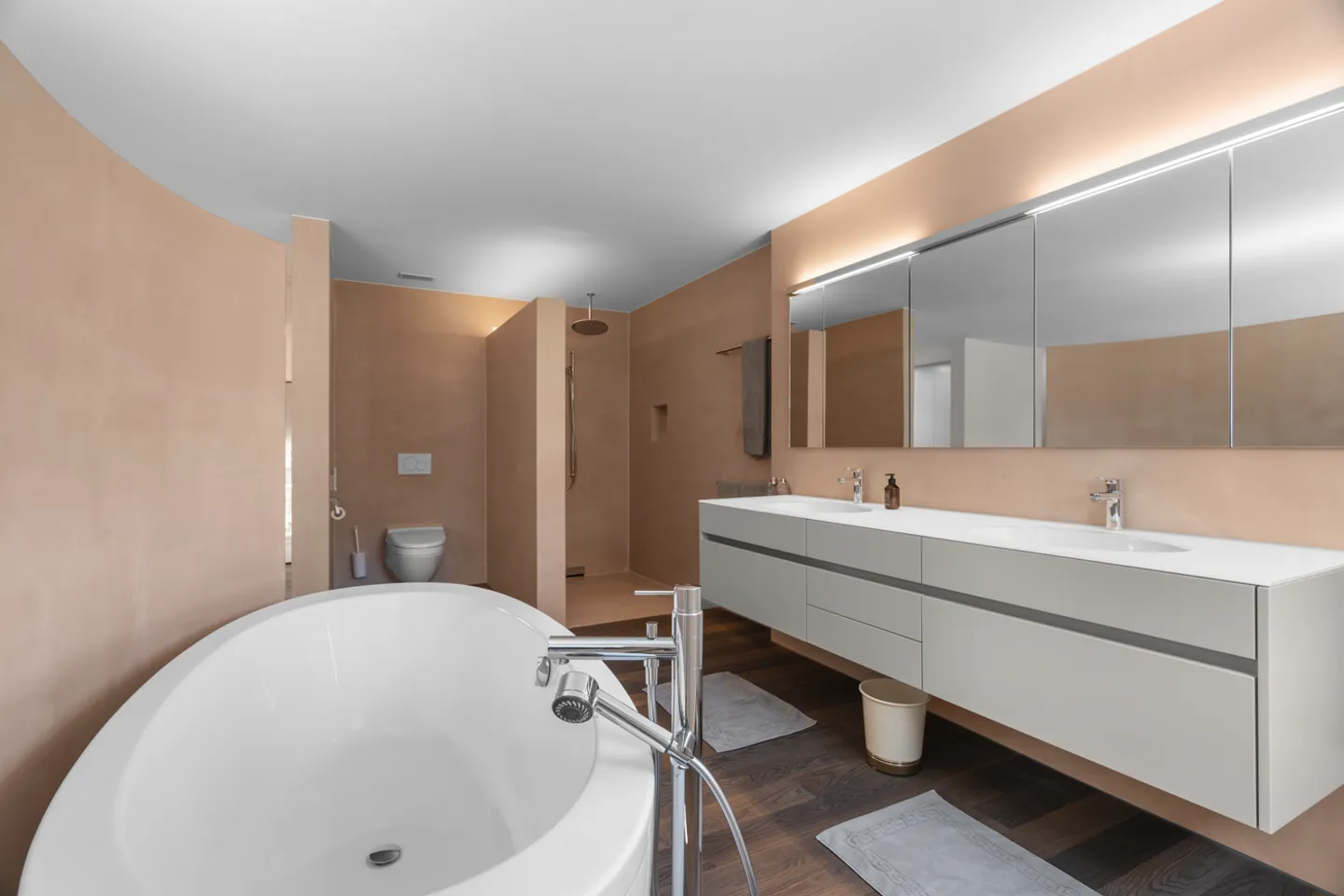 Appartamento elegante, grande e di alta qualità con 5.5 stanze in una posizione tranquilla - Foto 10 di 13