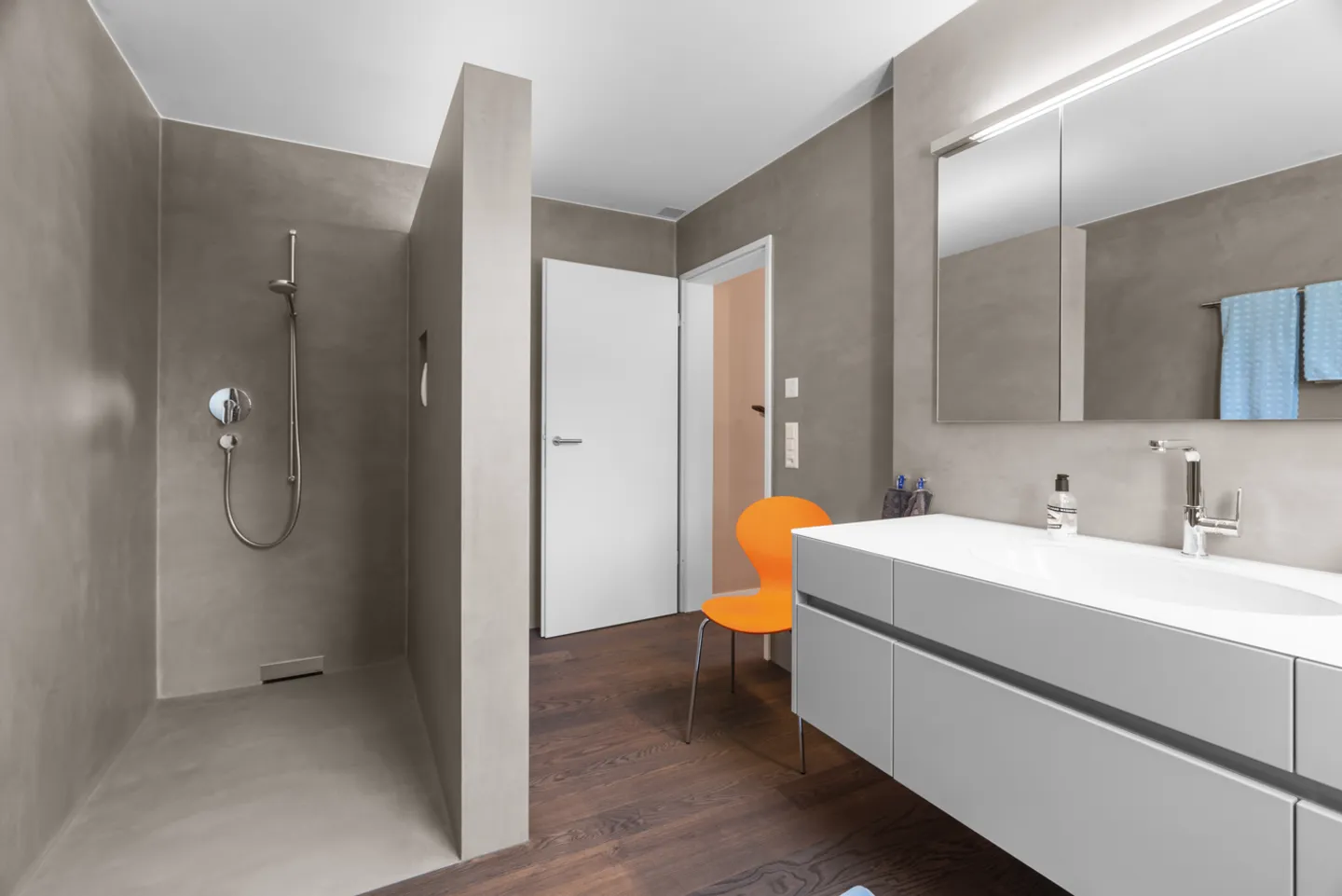 Appartamento elegante, grande e di alta qualità con 5.5 stanze in una posizione tranquilla - Foto 13 di 13