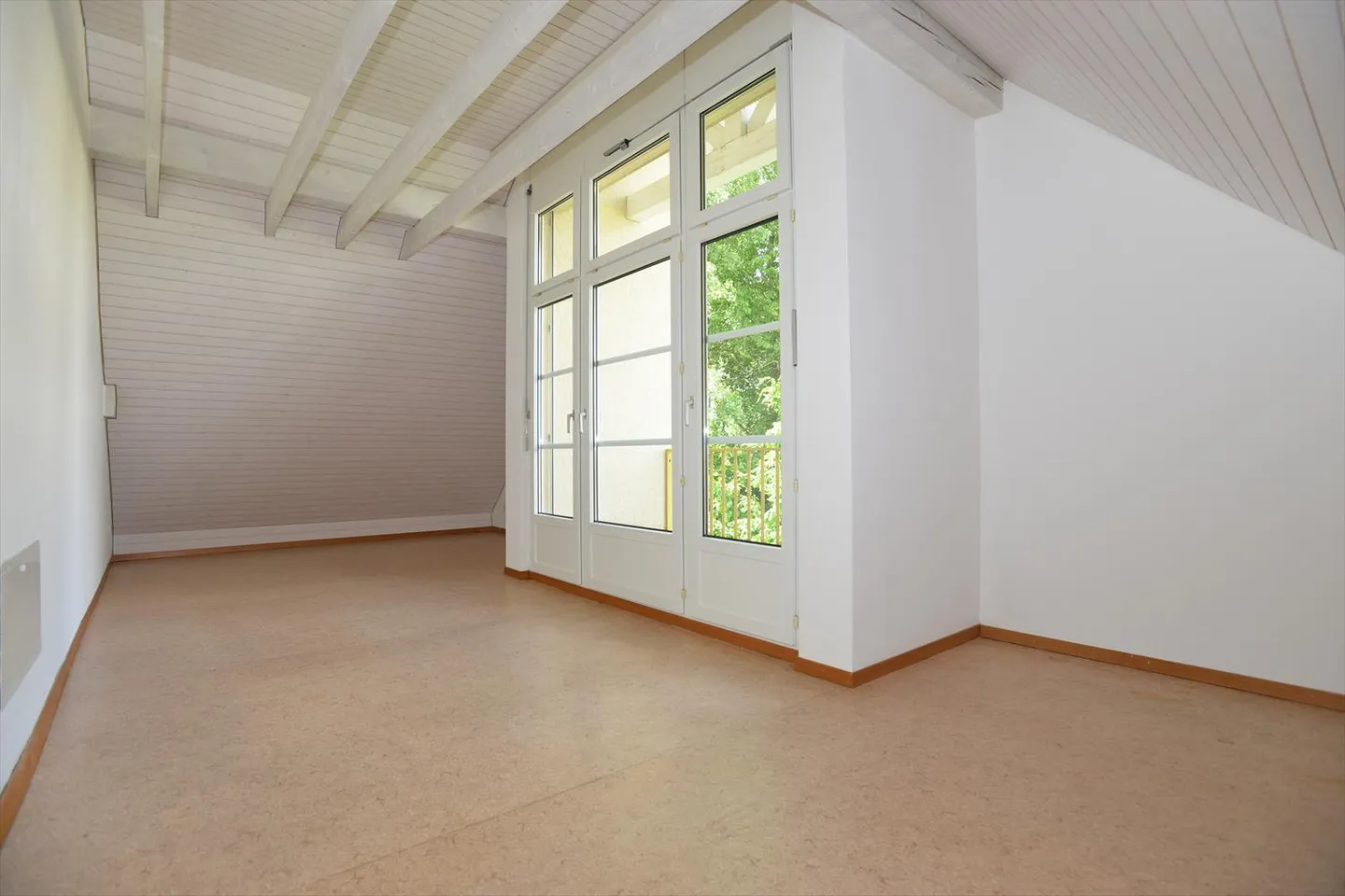 Spacious Apartment in Seen - Photo 8 of 8