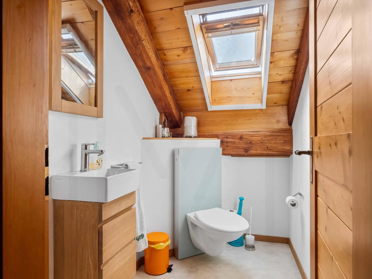 Somptueux appartement triplex de 8.5 pièces dans une ferme rénovée classée, au c - Photo 20 sur 25