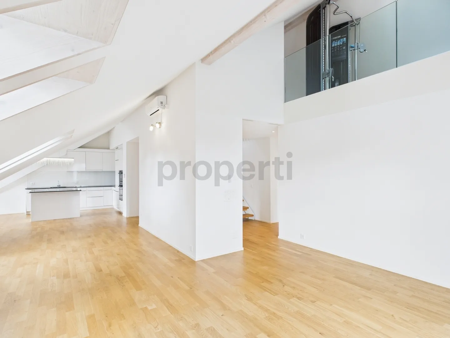 Dans la nature mais pourtant situé au centre, appartement moderne de 4,5 pièces au calme à Opfikon, ZH - Photo 4 sur 13