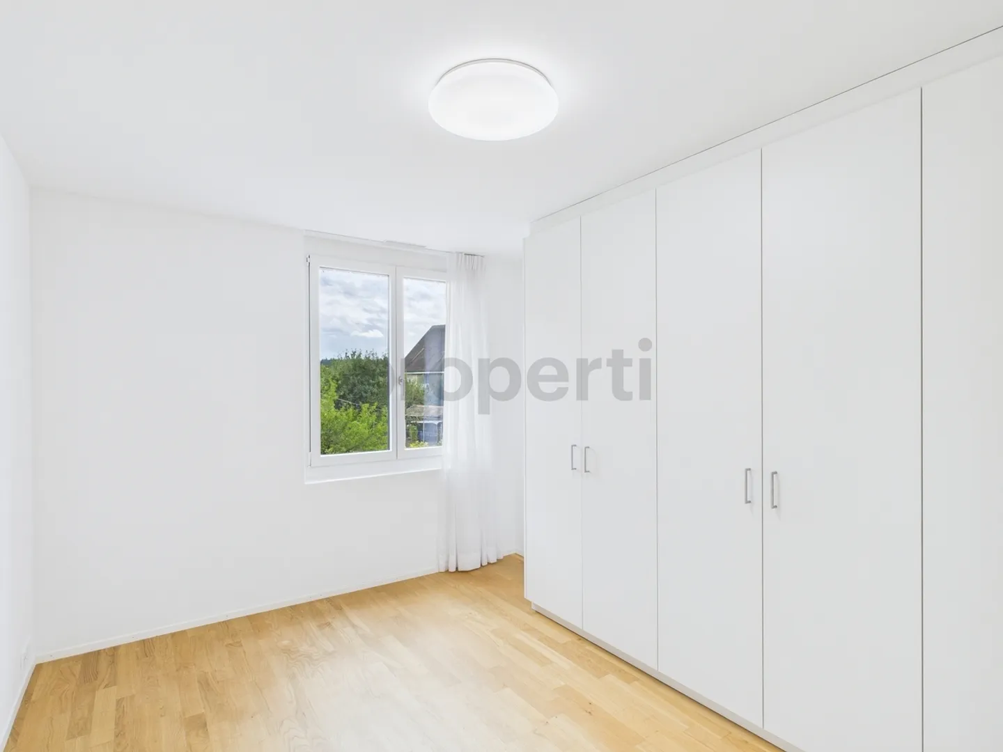 Dans la nature mais pourtant situé au centre, appartement moderne de 4,5 pièces au calme à Opfikon, ZH - Photo 5 sur 13