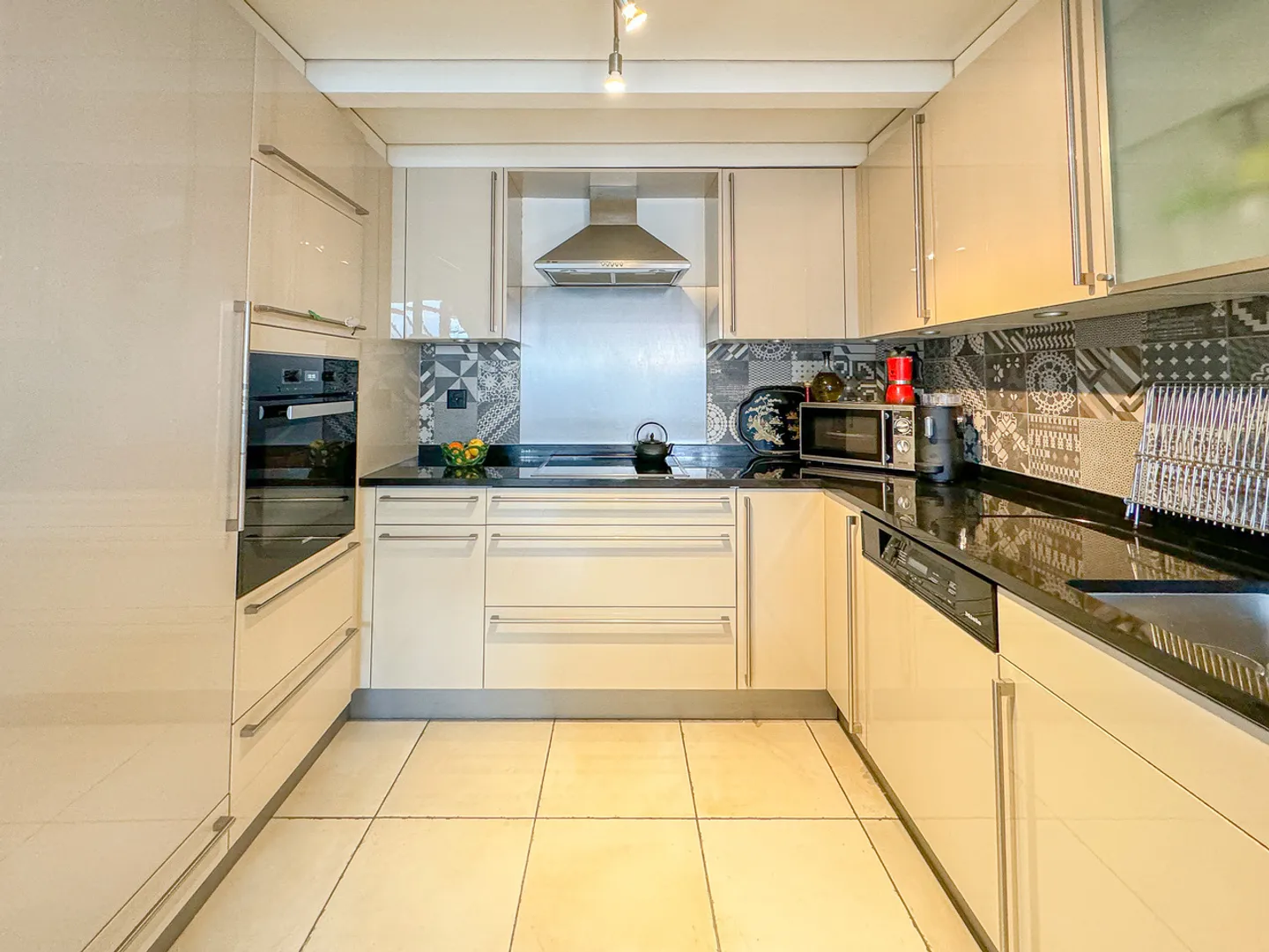 Spazioso duplex PPE di 4,5 stanze in una casa di villaggio - Foto 6 di 20