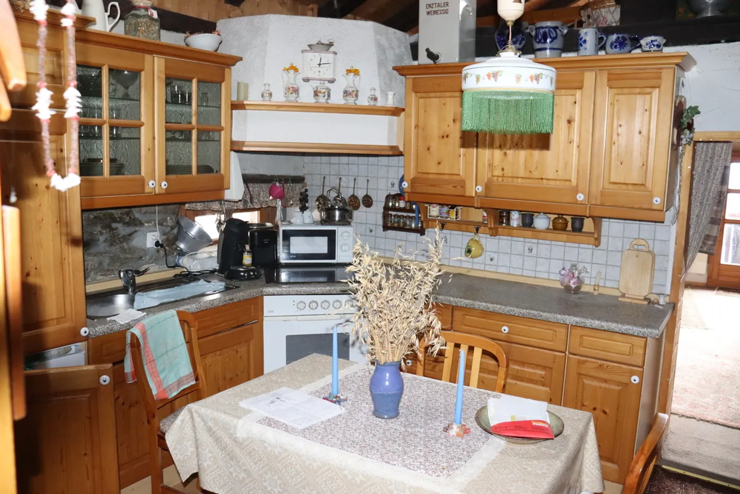 Charming 3-room apartment with rustic flair in Conthey! - Photo 2 of 17