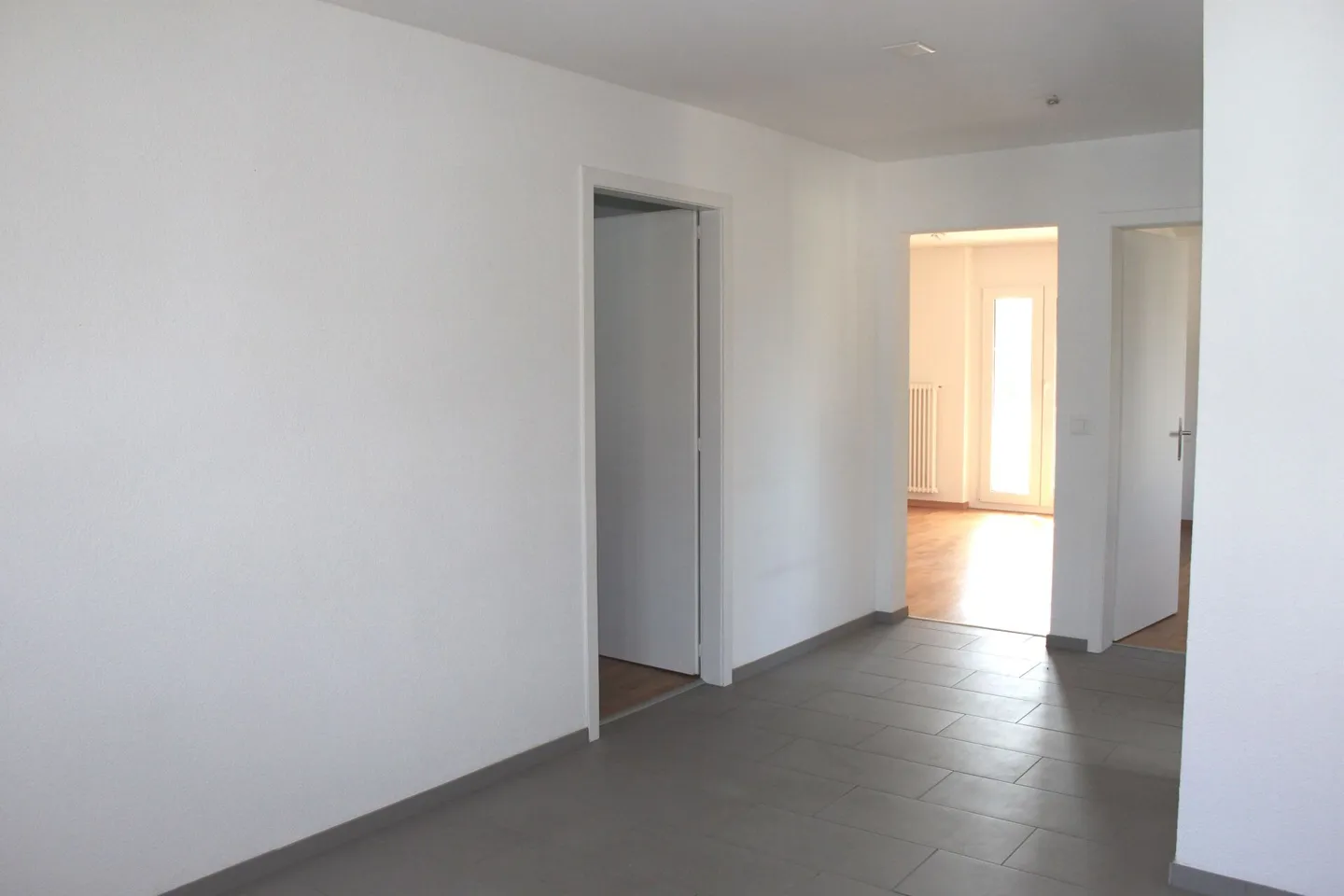 Appartamento 3 locali ben tenuto in affitto - Foto 3 di 7