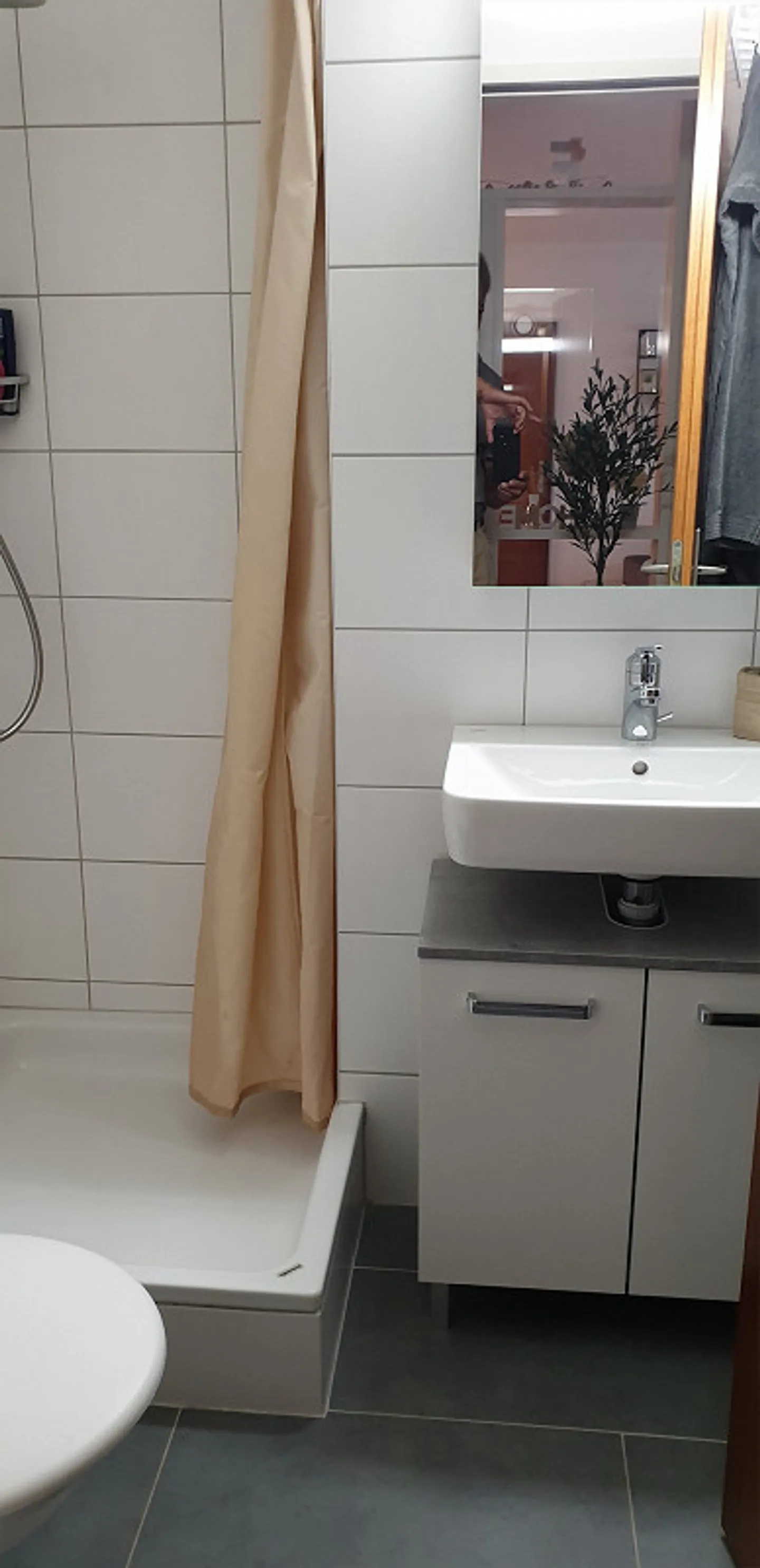 Belle, lumineuse, calme appartement de 4 1/2 pièces - Photo 7 sur 9